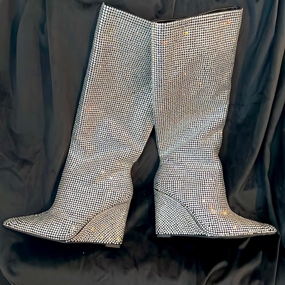 SIZE 9 Rhinestone Boots - Picture 5 of 5